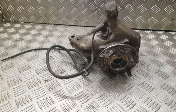 Toyota Prius (NHW20) Front wheel hub