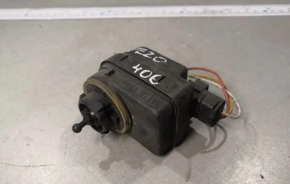 Peugeot 406 Headlight level adjustment motor 