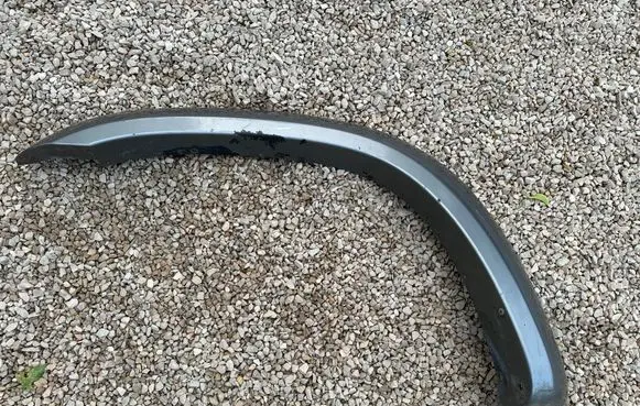 Front arch trim