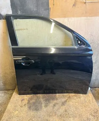 Mitsubishi Outlander Front door