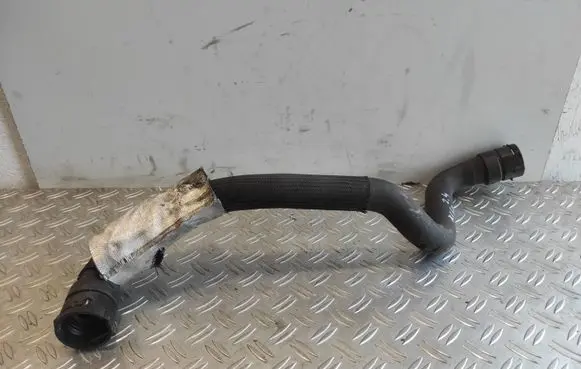 Engine coolant pipe/hose