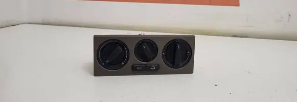 Volkswagen PASSAT B5 Climate control unit 34797