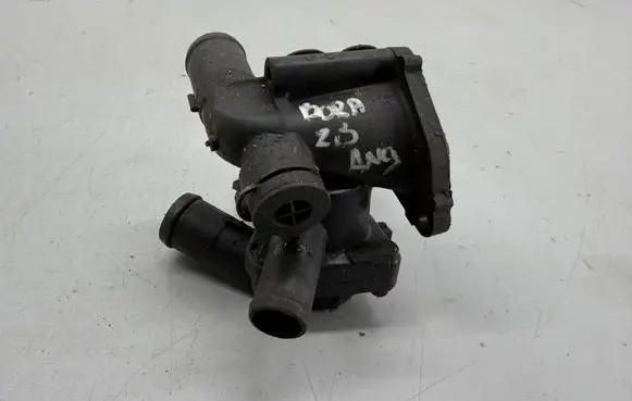 Thermostat/thermostat housing