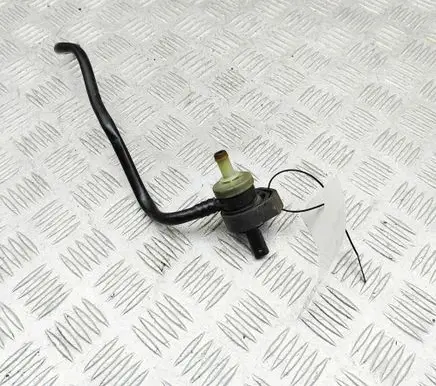 Mercedes-Benz C W205 Engine mount vacuum valve A0009979611