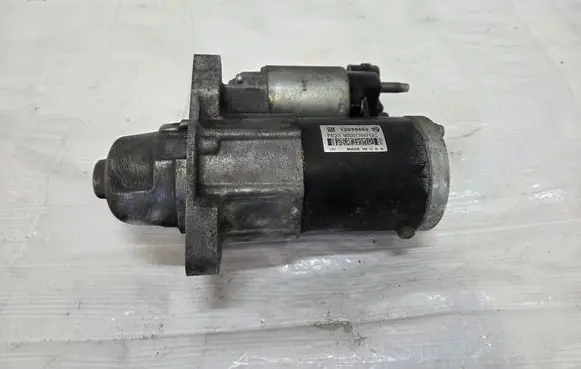 Opel Adam Starter motor 12638692