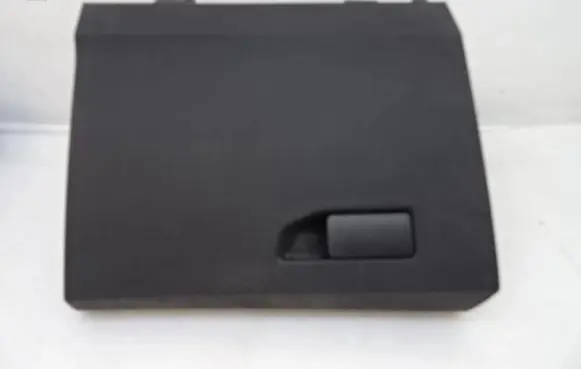 Glove box