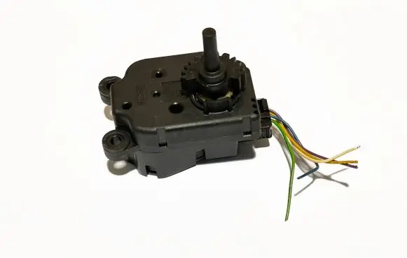 Citroen DS3 Air flap motor/actuator P1975001U 15773