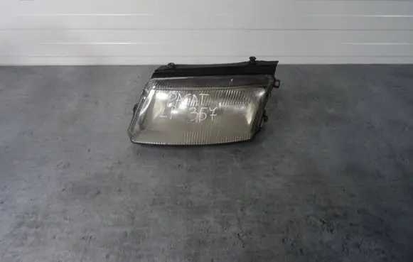 Volkswagen PASSAT B5 Headlight/headlamp