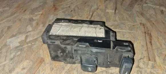 Volvo XC70 Electric window control switch 30658147
