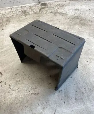 Battery box tray