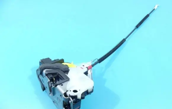 Chevrolet Orlando Front door lock 13579522 IMPRK1338359