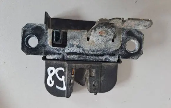 Volkswagen Caddy Loading door lock 2K0827505 15150170