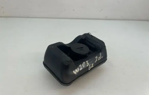 Mercedes-Benz C W203 Jacking socket point A2039970186