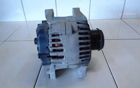 Hyundai ix35 Generator/alternator 37300-2G400