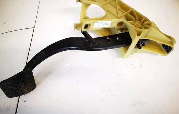 BMW 7 E65 E66 Brake pedal 35106752517 3510-6752517