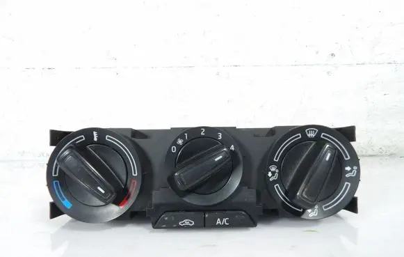 Skoda Fabia Mk3 (NJ) Climate control unit
