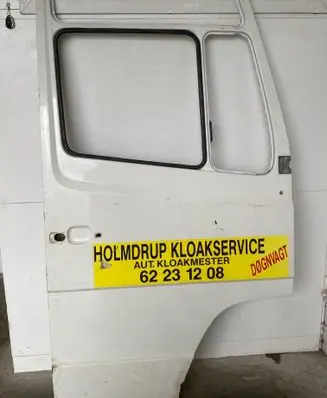 Mercedes-Benz Vario Front door
