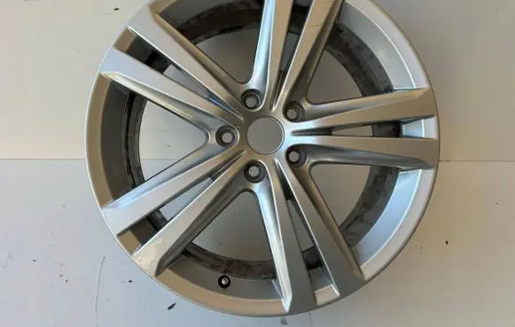 Seat Leon (5F) R18 alloy rim 5F0601025J