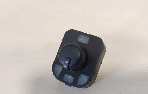 Wing mirror switch