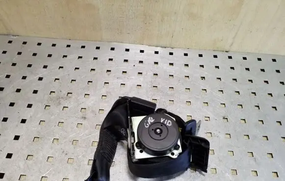 Toyota Avensis T270 Middle seatbelt (rear) 609311300B
