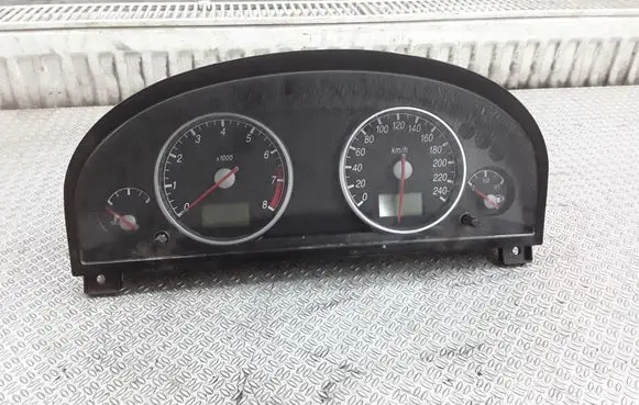 Ford Mondeo Mk III Speedometer (instrument cluster) 1S7F10849