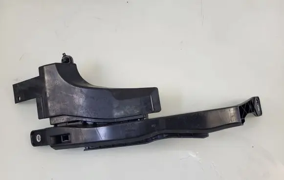 Opel Insignia B Front bumper mounting bracket 13491383 39168756