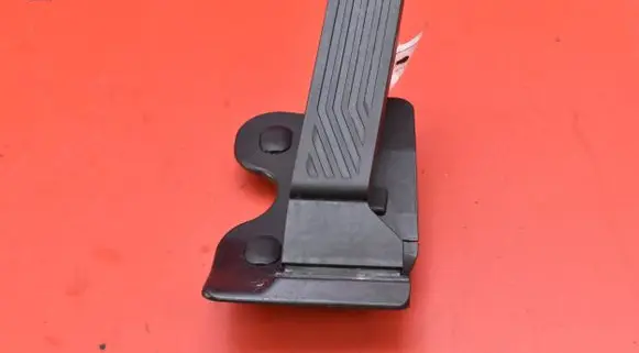 Mazda MX-5 NA Miata Accelerator throttle pedal N245-41600