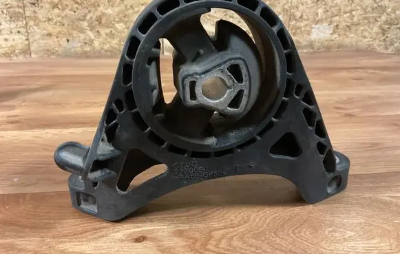 Opel Insignia A Engine mount bracket 13227769