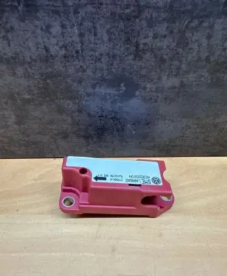 Volkswagen Golf IV Airbag deployment crash/impact sensor 1J0909606D 5WK42350 37990410