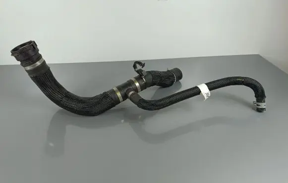 Jeep Grand Cherokee WL Engine coolant pipe/hose 68381316AB