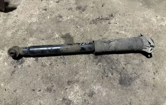 Volkswagen PASSAT B8 Rear shock absorber/damper