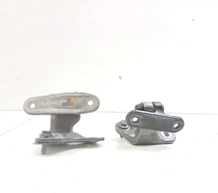 Mercedes-Benz CLA C117 X117 W117 Front door hinge set A046572
