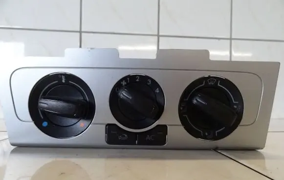 Volkswagen Polo V 6R Climate control unit 6R0820045M