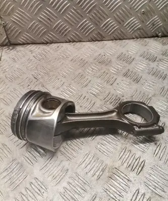 Volkswagen PASSAT B6 Piston bmn