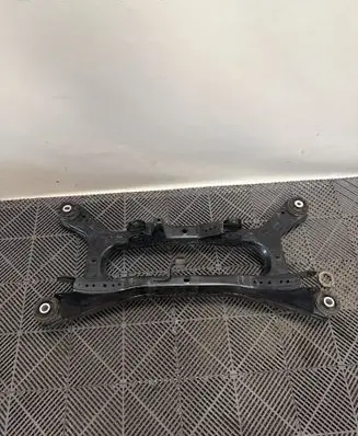 Lexus ES 300h (7th Gen) Rear subframe 224075327