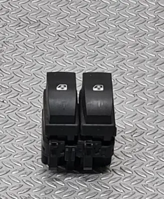 Renault Espace - Grand espace IV Electric window control switch 8200519355