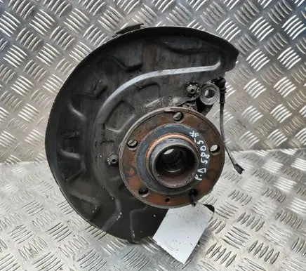 Volkswagen PASSAT B8 Front wheel hub 5Q0407258C