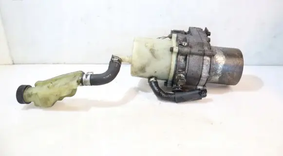Mazda 3 I Power steering pump