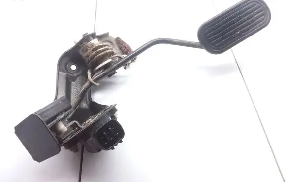 Toyota Avensis Verso Accelerator throttle pedal 8928147010 1983003010
