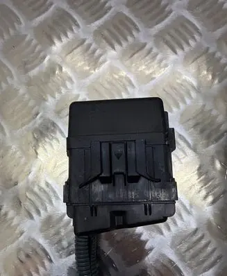 Toyota Auris E180 Relay mounting block 7191 PPTD10