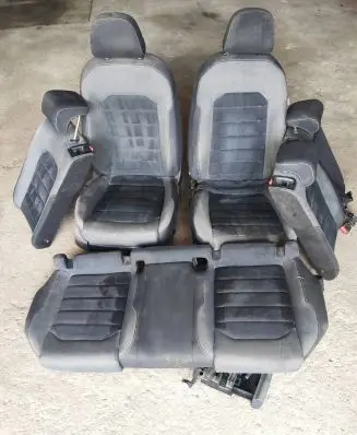 Seat set