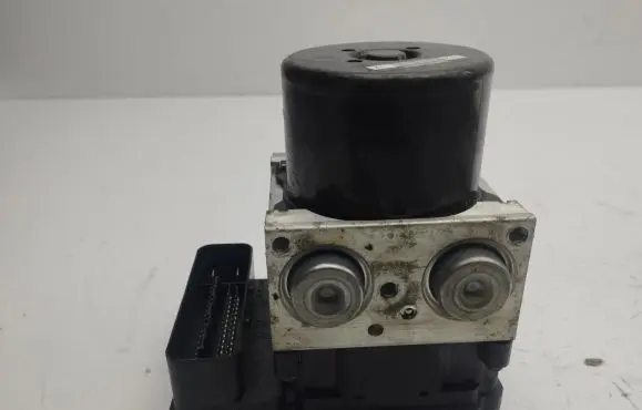 Volvo S80 ABS Pump 31261142