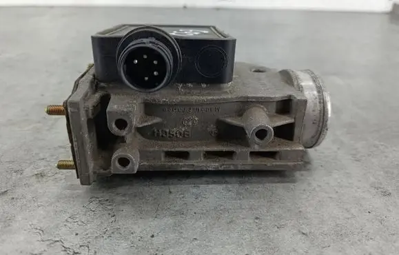 BMW 3 E36 Mass air flow meter 17346519