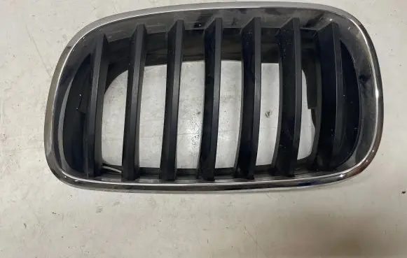 BMW X5 E70 Front bumper upper radiator grill 7171395