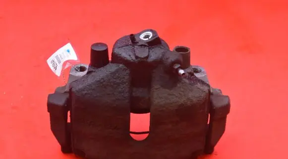 Volkswagen PASSAT CC Front brake caliper
