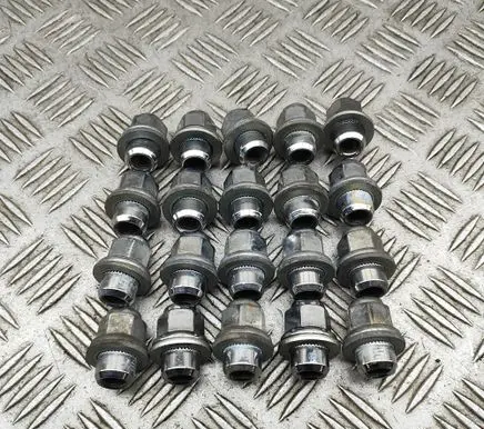 Toyota Yaris Cross Nuts/bolts 9094201033