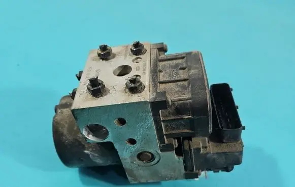 Volkswagen PASSAT B5.5 ABS Pump 0273004132 IMPRK1568960