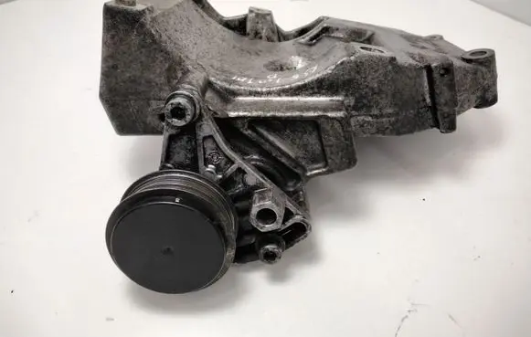 Volkswagen PASSAT B5 A/C compressor mount bracket 038260885C