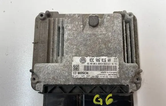 Volkswagen Golf VI Engine control unit/module 03C906016AH 03C907309A 0261S05805