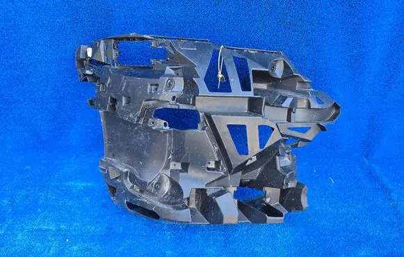BMW 5 G60 G61 Front bumper mounting bracket 8084656